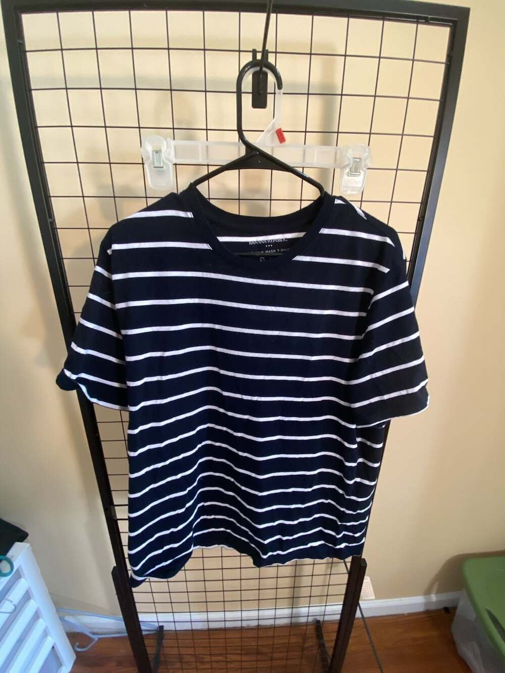 Banana Republic Premium Wash T-Shirt Size XL Navy Striped
